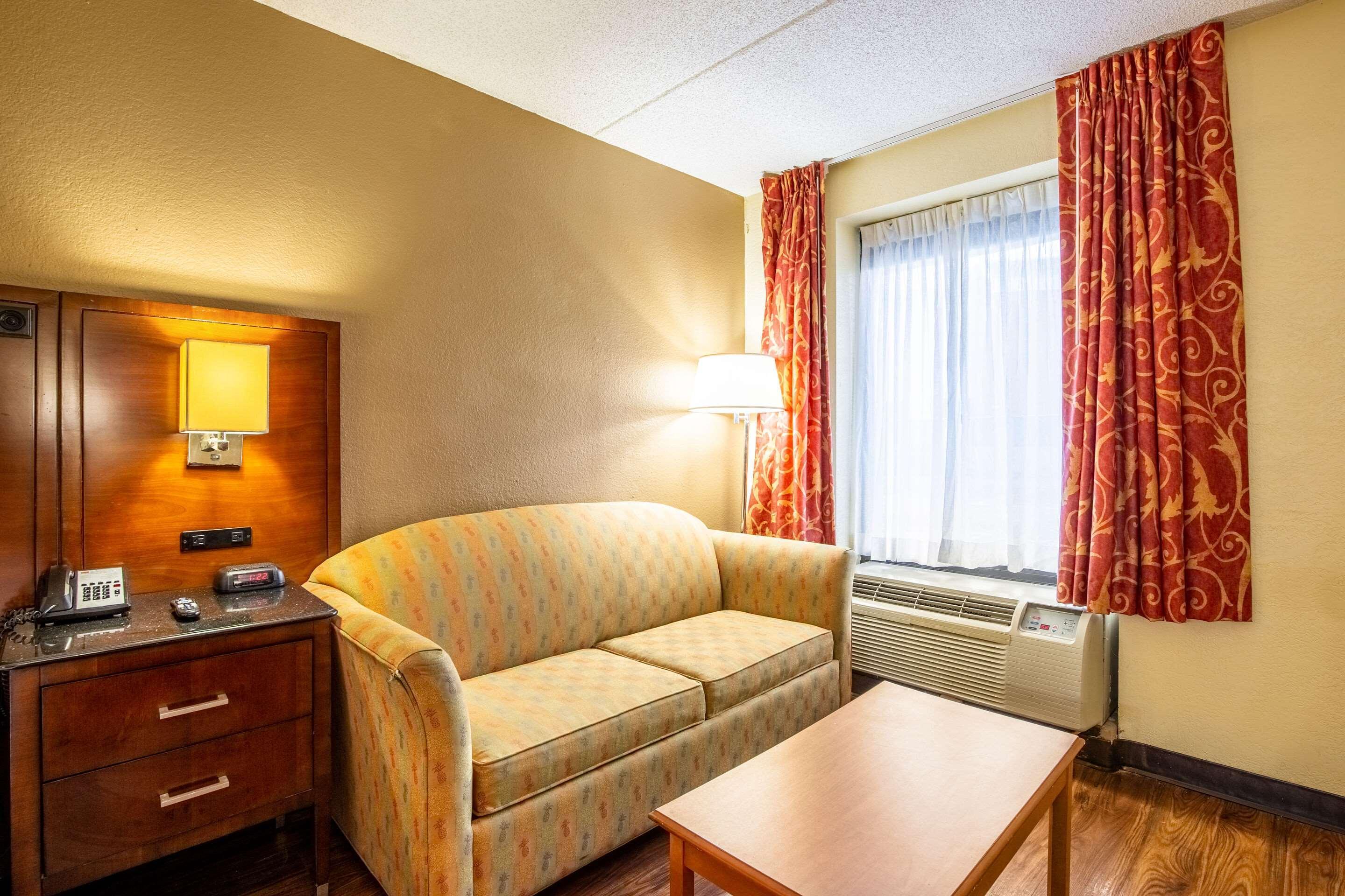 Econo Lodge Naval Station Norfolk Exterior foto